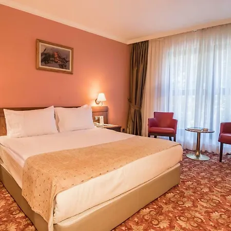 2000 Kavaklidere Отель 4*