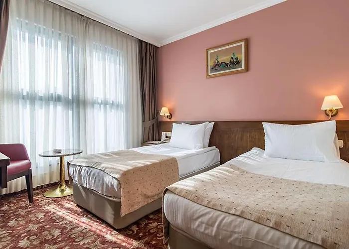 2000 Kavaklidere Hotel 4*