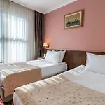 2000 Kavaklidere 4*