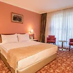 2000 Kavaklidere Hotel 4*